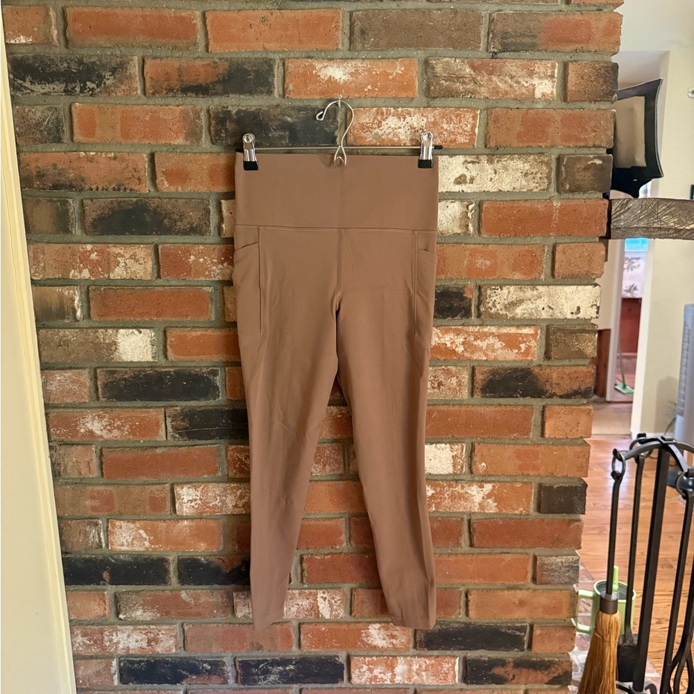 NWOT Athleta Salutation Stash
